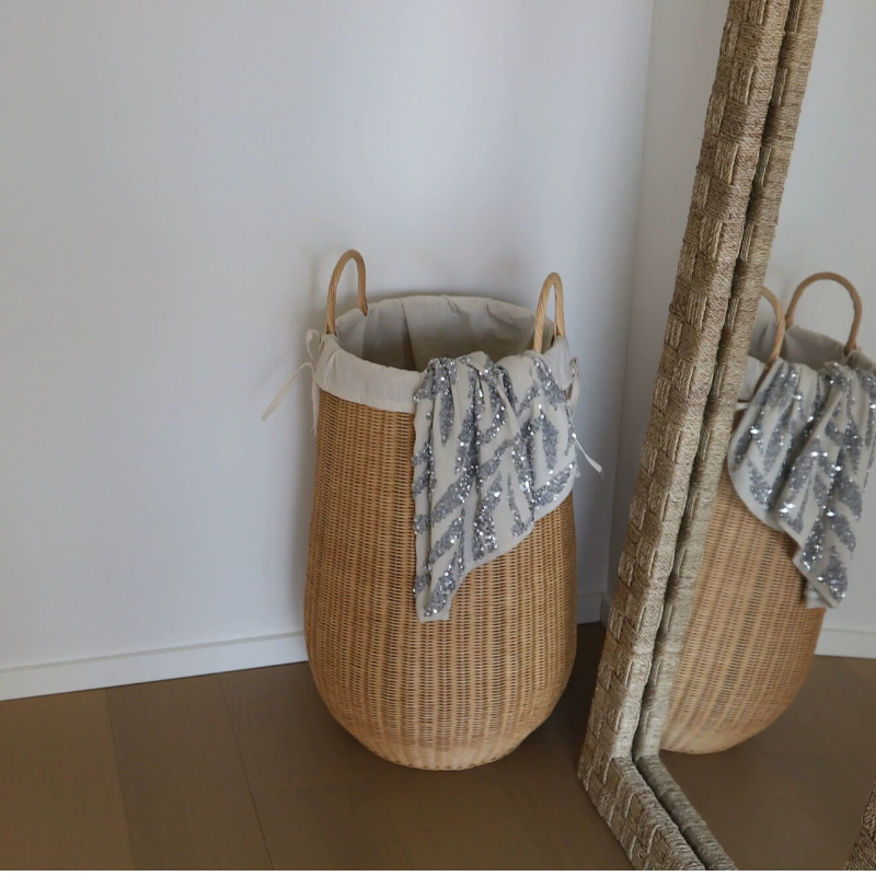 Home Decor Hampers - インスタイルラタンランドリーバスケット 寝室用 高級感ある汚れた服入れ デコレーション収納ビン ヨガ ボヘミアン