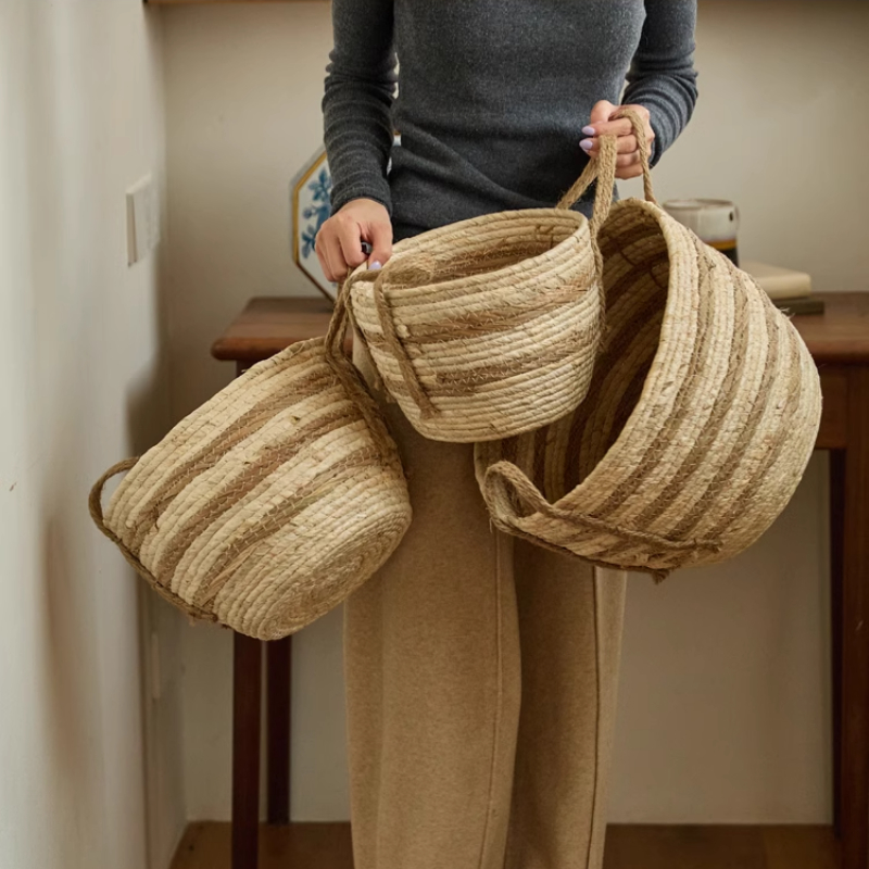 プレミアムコットンロープ編み収納バスケット、スタイリッシュな - Home Decor Hampers のレビューと価格